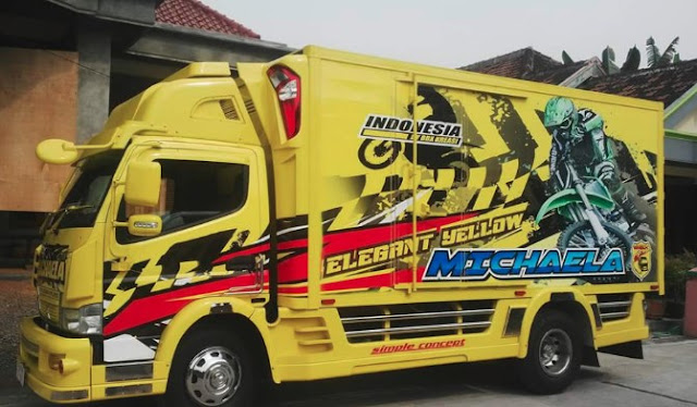 gambar truk box Fuso Canter