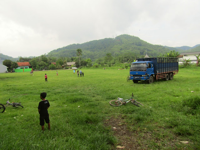 lapangan stasiun notog