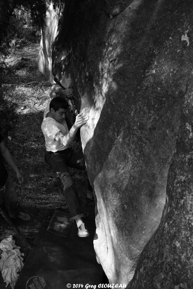 Franck dans l'attraction des pôles, 5c, Bois Rond, Trois Pignons, (C) 2014 Greg Clouzeau