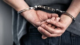 Πελοπόννησος: Δυο συλλήψεις για λειτουργία καταστήματος υγειονομικού ενδιαφέροντος