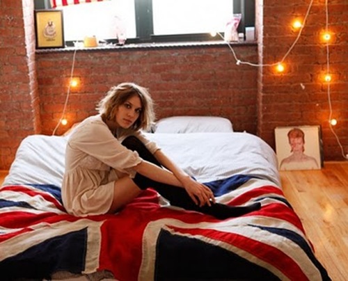 alexa-chung-british-flag-beadspread