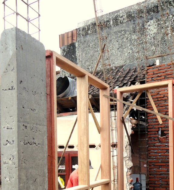 Proses pemasangan kusen pintu  dan jendela