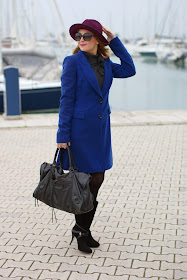 Paola Frani cappotto, cobalt blue coat, Naf Naf miniskirt, Balenciaga work bag, Cesare Paciotti boots, Fashion and Cookies, fashion blogger