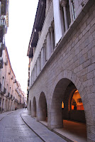 Edifici Caixa Forum, Fontana d'Or, Girona. Altres llocs d'interès.