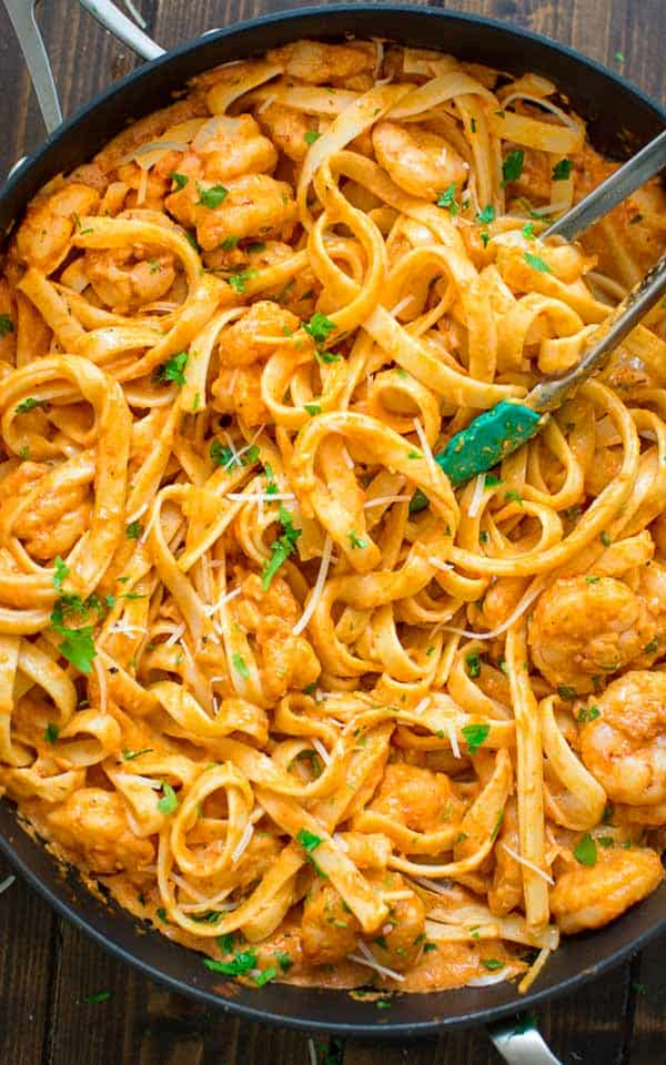 Shrimp Fettuccine with Roasted Pepper Sauce