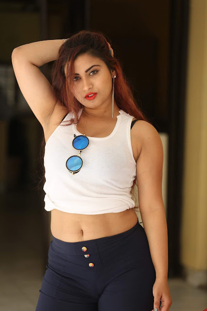 Gunnjan Aras's Hot Armpit and Navel in Tollywood