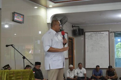 Andre Rosiade Bantu Masjid Nurul Khairat Koto Tangah Padang