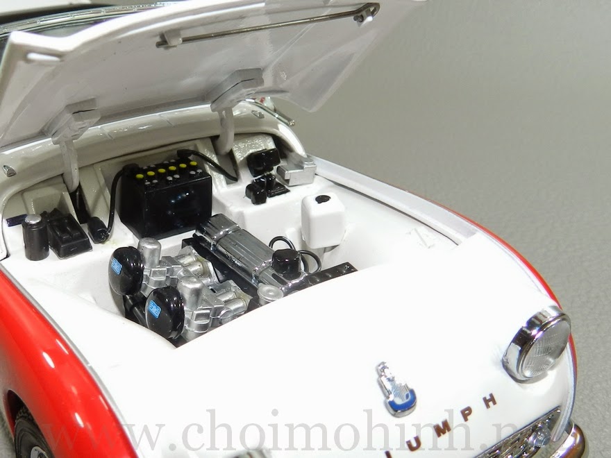 Triumph TR3A 1957 1:18 Kyosho machine