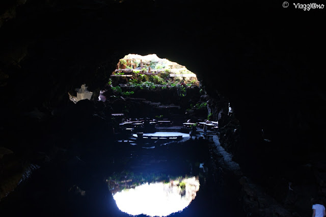 La grotta dei granchi albini al Jameos del Agua