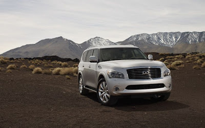 2011 Infiniti QX56 Front Angle View