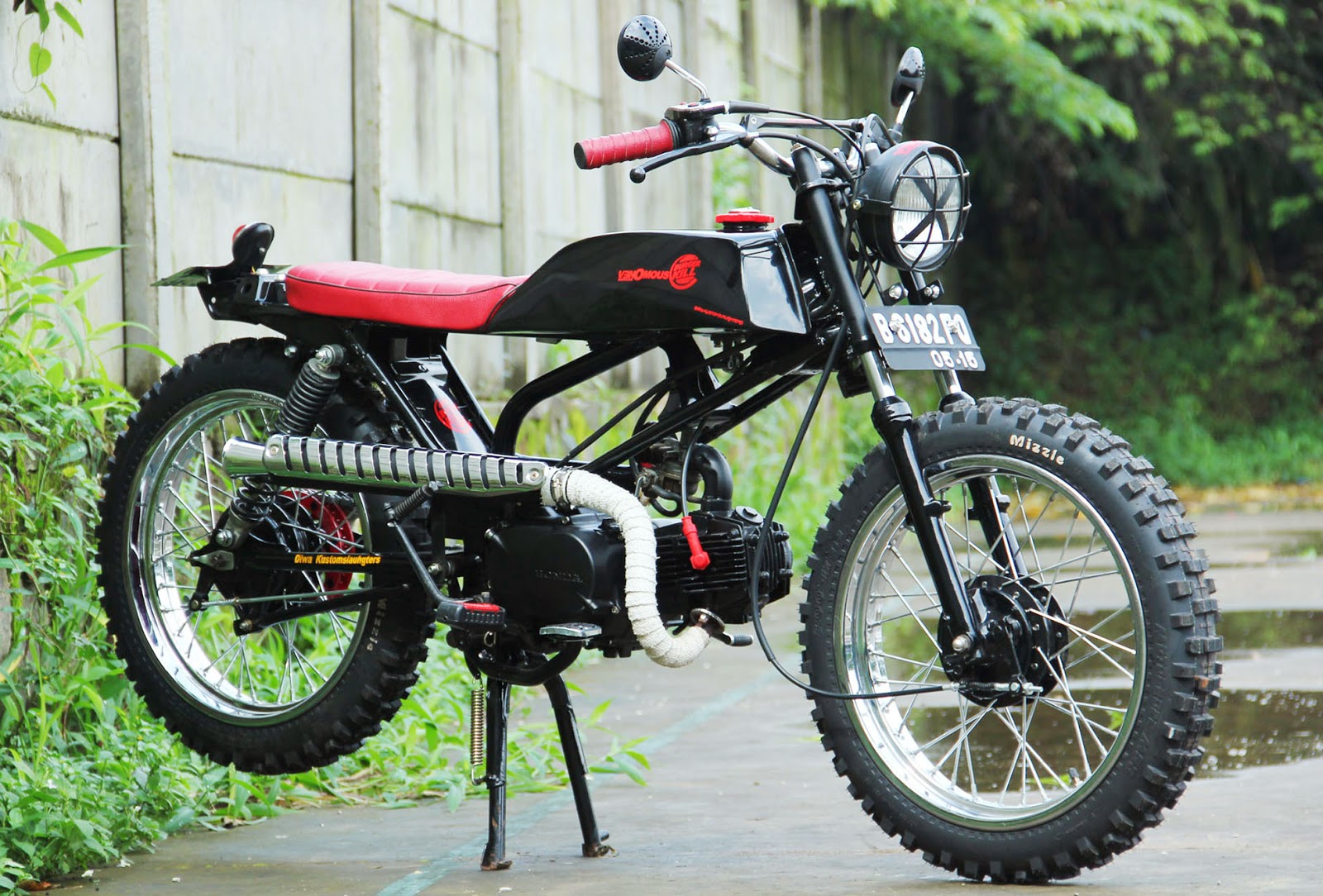 Modifikasi Honda Win  100  1989 Keren ala Brattracker