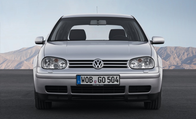 Volkswagen Golf IV front view