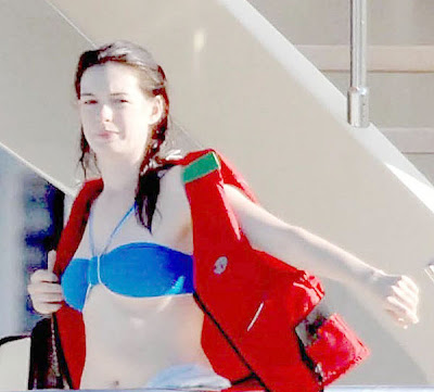 Anne Hathaway Swimsuit. Anne Hathaway Bikini