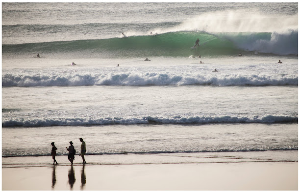 surfing-surfer-surf-newquay-fistral