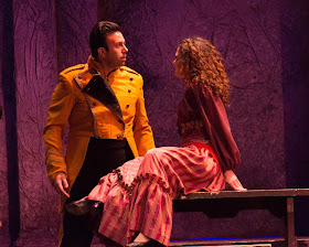 IN PERFORMANCE: Mezzo-soprano SANDRA PIQUES EDDY as Carmen (right) and tenor DINYAR VANIA as Don José (left) in Greensboro Opera’s production of Georges Bizet’s CARMEN, January 2017 [Photo © by Greensboro Opera]