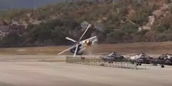   Ελικόπτερο Mi-8 συντρίβεται κοντά στο αεροδρόμιο Gelendzhik στη Ρωσία.  Το ελικόπτερο, ενώ βρίσκεται σε σταθερή αιώρηση, χάνει ύψος και χτ...