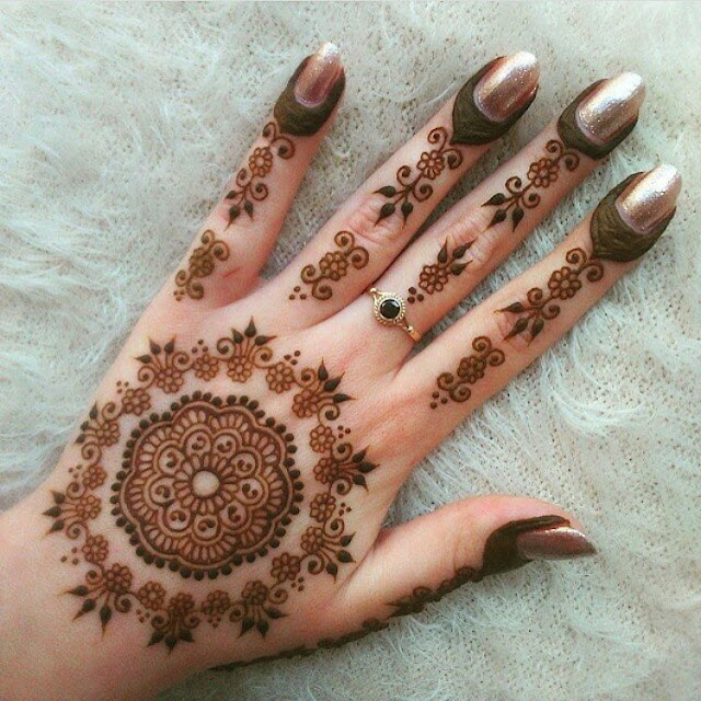 Beautiful simple mehndi design ideas