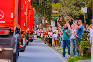 No domingo, a festa continuou com a Caravana da Coca-Cola