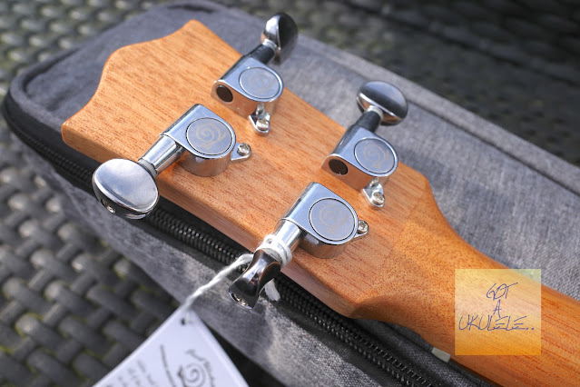 Snail UKC-470 Concert Ukulele tuners