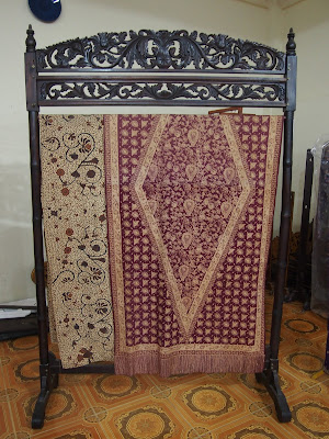 songket koleksi museum zainal songket palembang