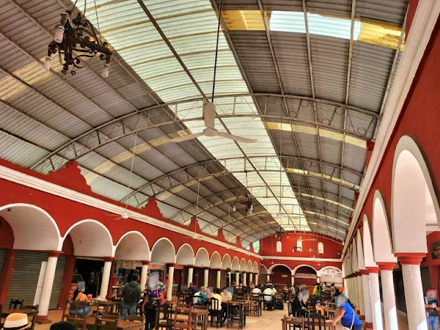 interno bazar municipal Valladolid