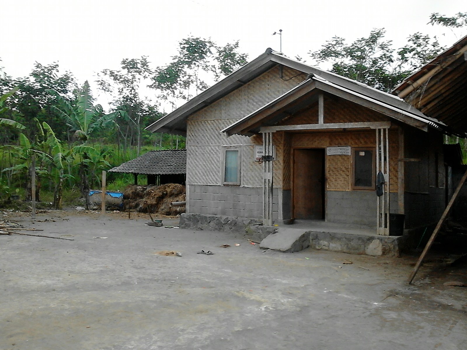 Gambar Rumah  Sederhana  Permanen  contoh rumah  semi  