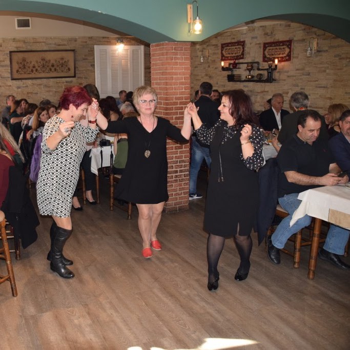 Οι Γυναίκες κέρδισαν τις εντυπώσεις στο χορό Πολιτιστικού Συλλόγου Παπαδαταίων Ξηρομέρου(φωτο -βιντεο)