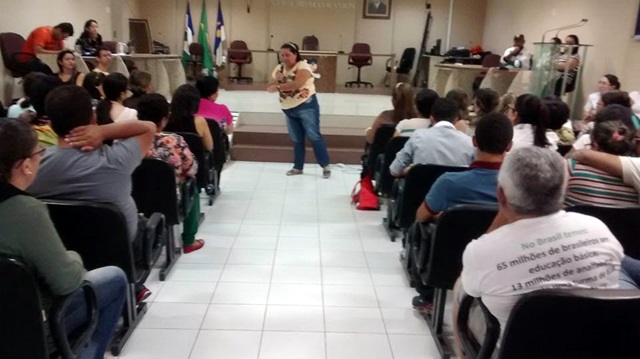 Baixa qualidade da merenda nas escolas de Santa Cruz é debatido em assembleia dos professores