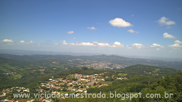 Vista panorâmica do alto do Morro Felskopf, ou Morro da Embratel, Rota Romântica