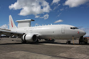 Parked up next to the USAF C17 was this RAAF Boeing 737 Wedgetail, A30004. (img )