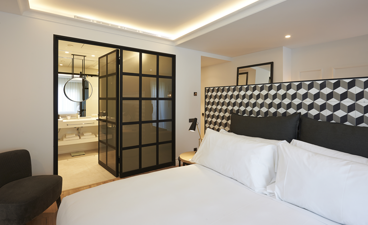 Contoh Desain Interior Kamar  Tidur Konsep Hitam Putih 