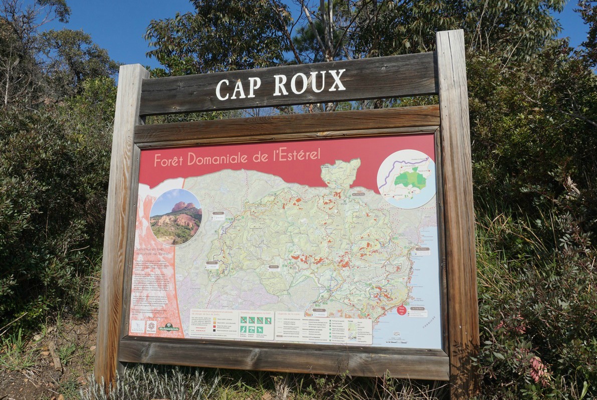 Map at trailhead of Cap Roux trails