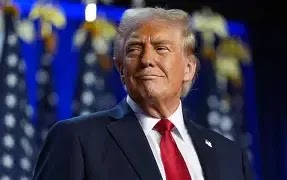 Trump ameaça tarifas, elogia Japão e acusa Obama de crimes em entrevista 