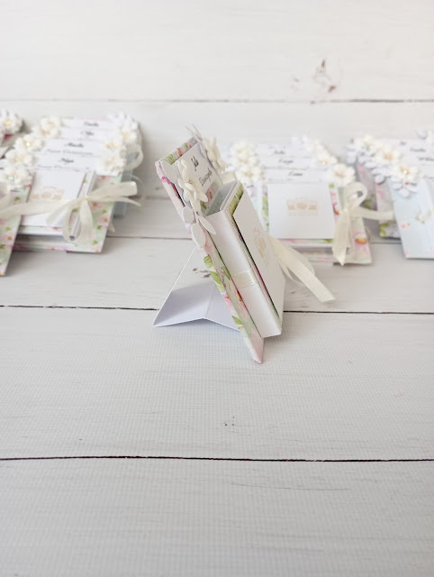 Dzień kobiet scrapbooking jak użyć ścinki papieru dzień kobiet w szkole