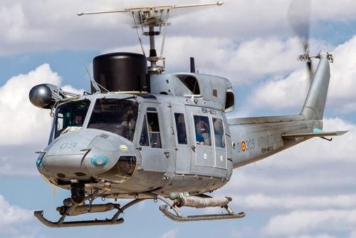 La Armada recibe la cuarta unidad modernizada del helicóptero AB212