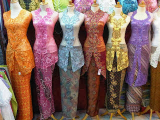 KUMPULAN GAMBAR KEBAYA WISUDA Kebaya untuk Wisuda 