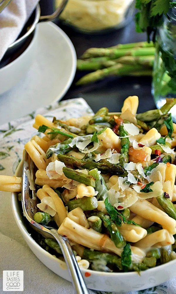 Brie and Asparagus Pasta ready to eat