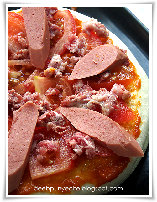 Resepi: Pizza Paling Ringkas Di Alam Semesta! - DeebPunyeCite