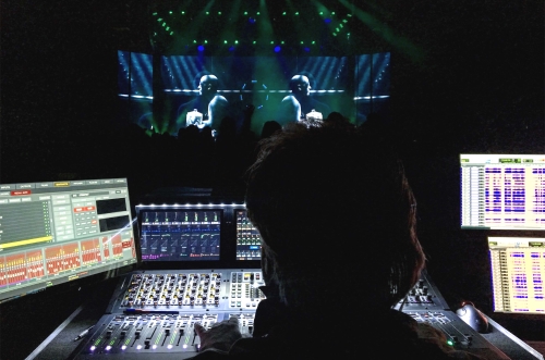 Cara mixing Live Show