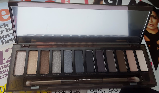 Urban Decay's Naked Smoky Palette shadow swatches