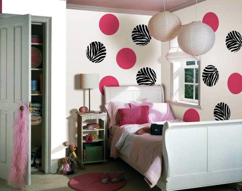 12 Motif Wallpaper Dinding Cantik Utuk Kamar Anak Perempuan