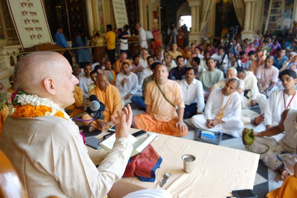 Sankarshan Das class in Vrindavan