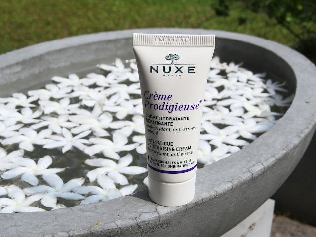 Review| The Essentials Travel Kit by NUXE 