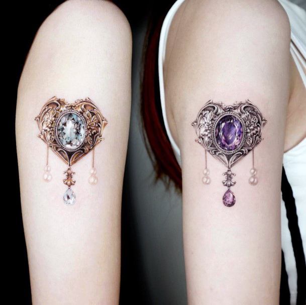 50 tatuagens de jóias que vão fazer você se sentir como uma rainha