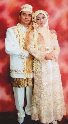 Pakaian 
Pengantin Muslim Muslimah