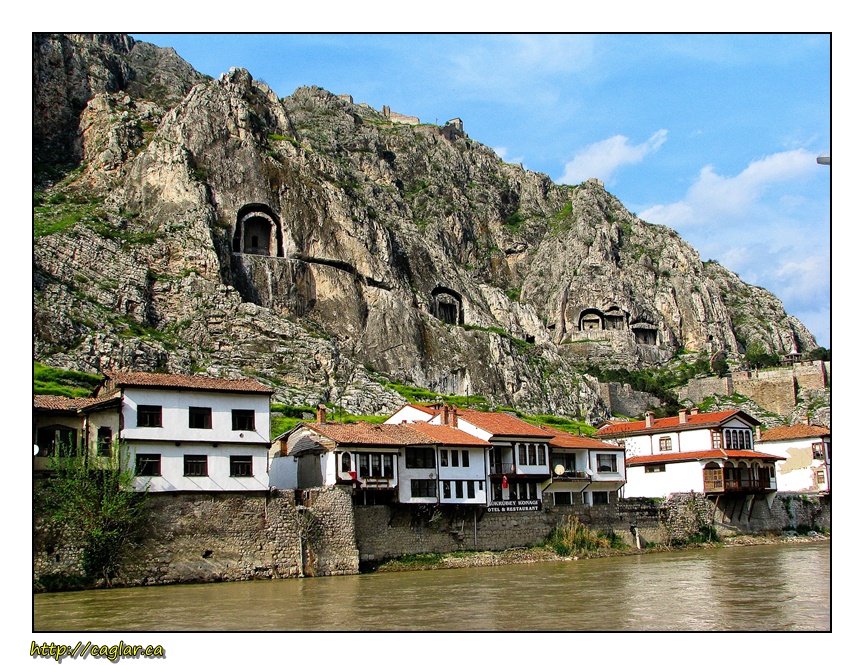 *Yalıboyu Evleri