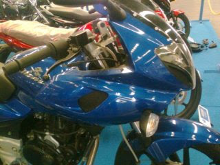 Spesifikasi Motor  Bajaj Pulsar  135  LS 2010 Spesifikasi 