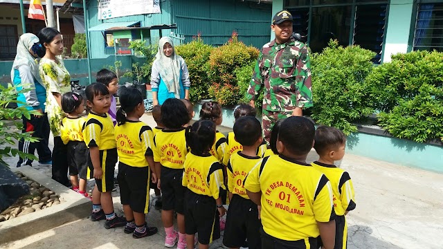 OUTING CLASS TK DEMAKAN KE KORAMIL 10 MOJOLABAN