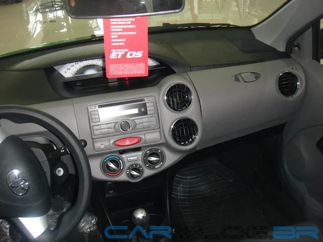 Toyota Etios XLS Hatch 1.5 2013 - painel