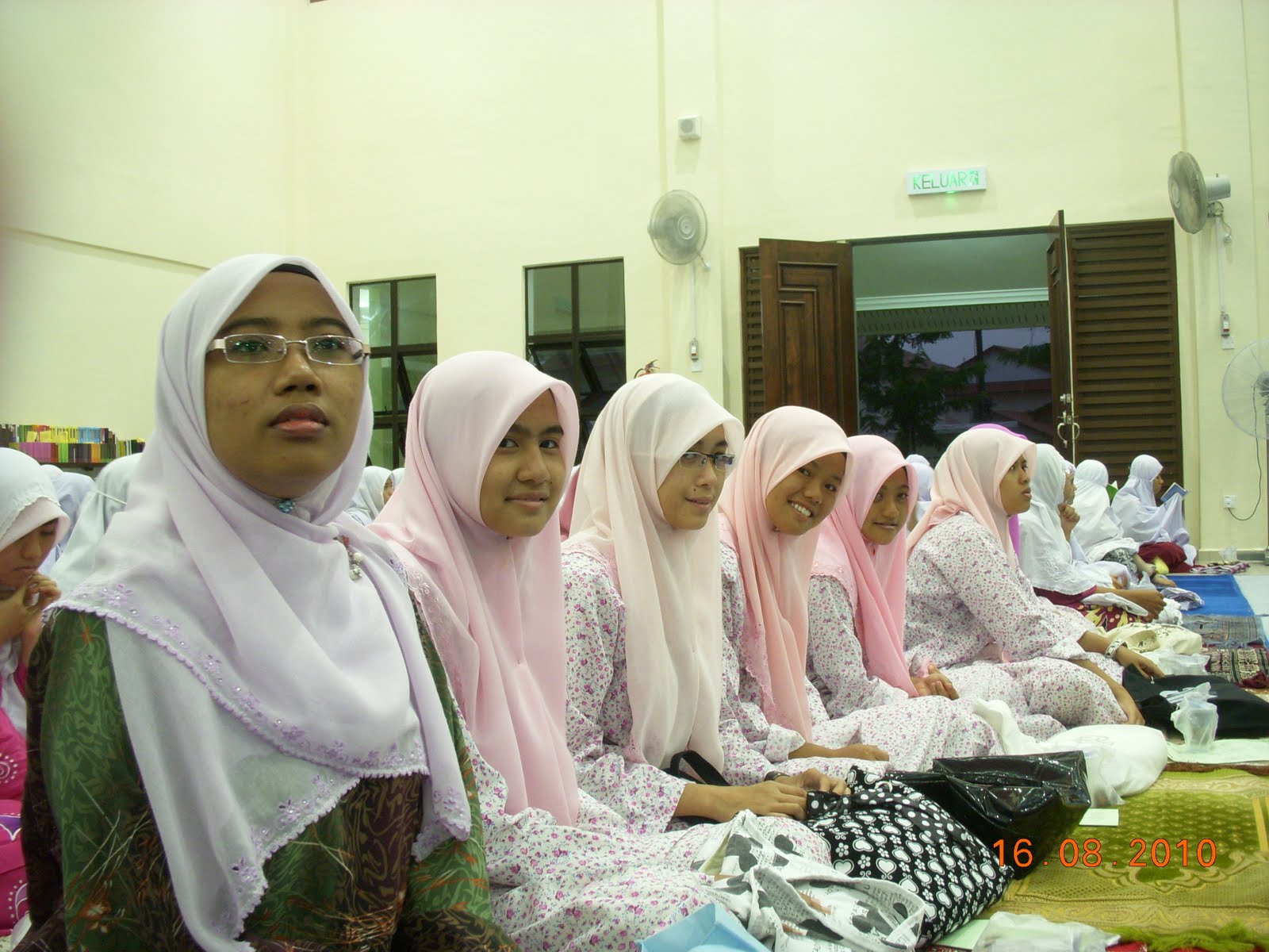 SMK BANDAR MAHARANI, MUAR: Majlis Iftar Jamaie & Solat 